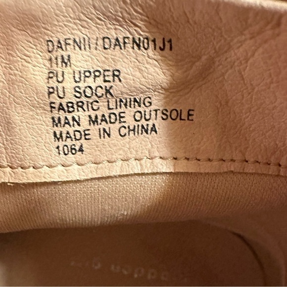 Women’s 2” Zip Up Ankle Boots - Size 11 - MINT CONDITION - Picture 6 of 6